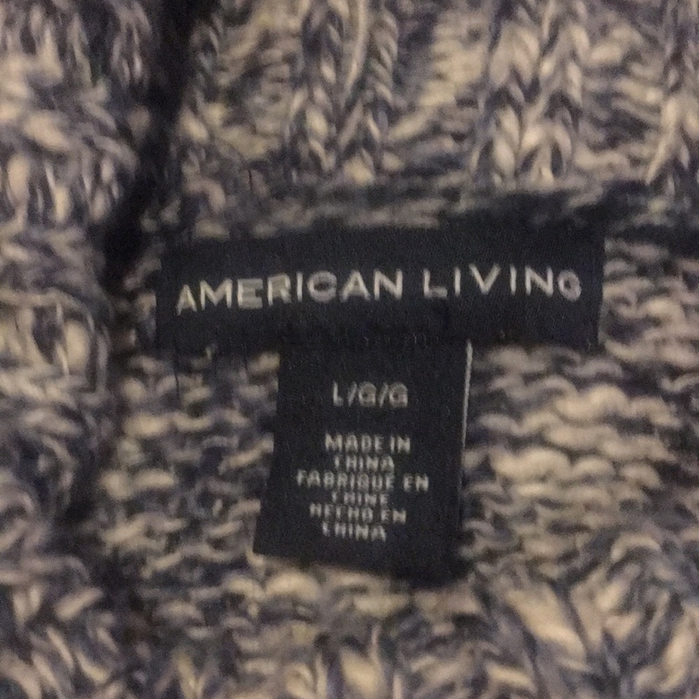 AMERICA LIVING It’s a sweater - Picture 3 of 4